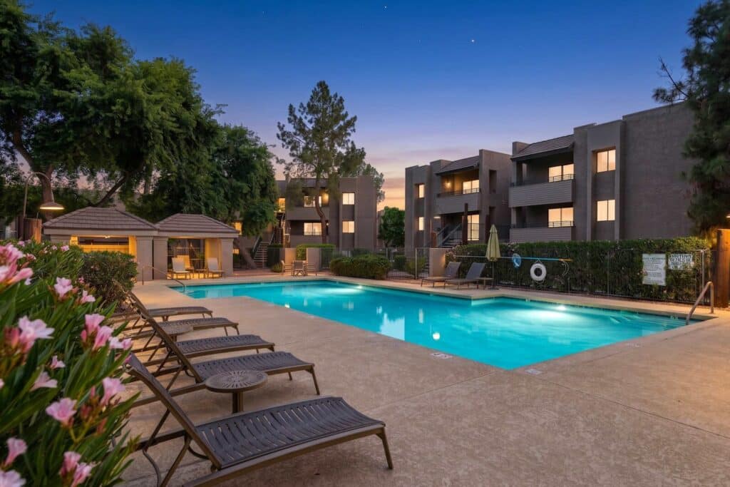 Old Town Scottsdale Oasis+Heated Pools+Golf+Gym Main Image
